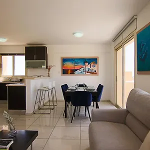 Seaside Luxury Flat דירה פרבוליה